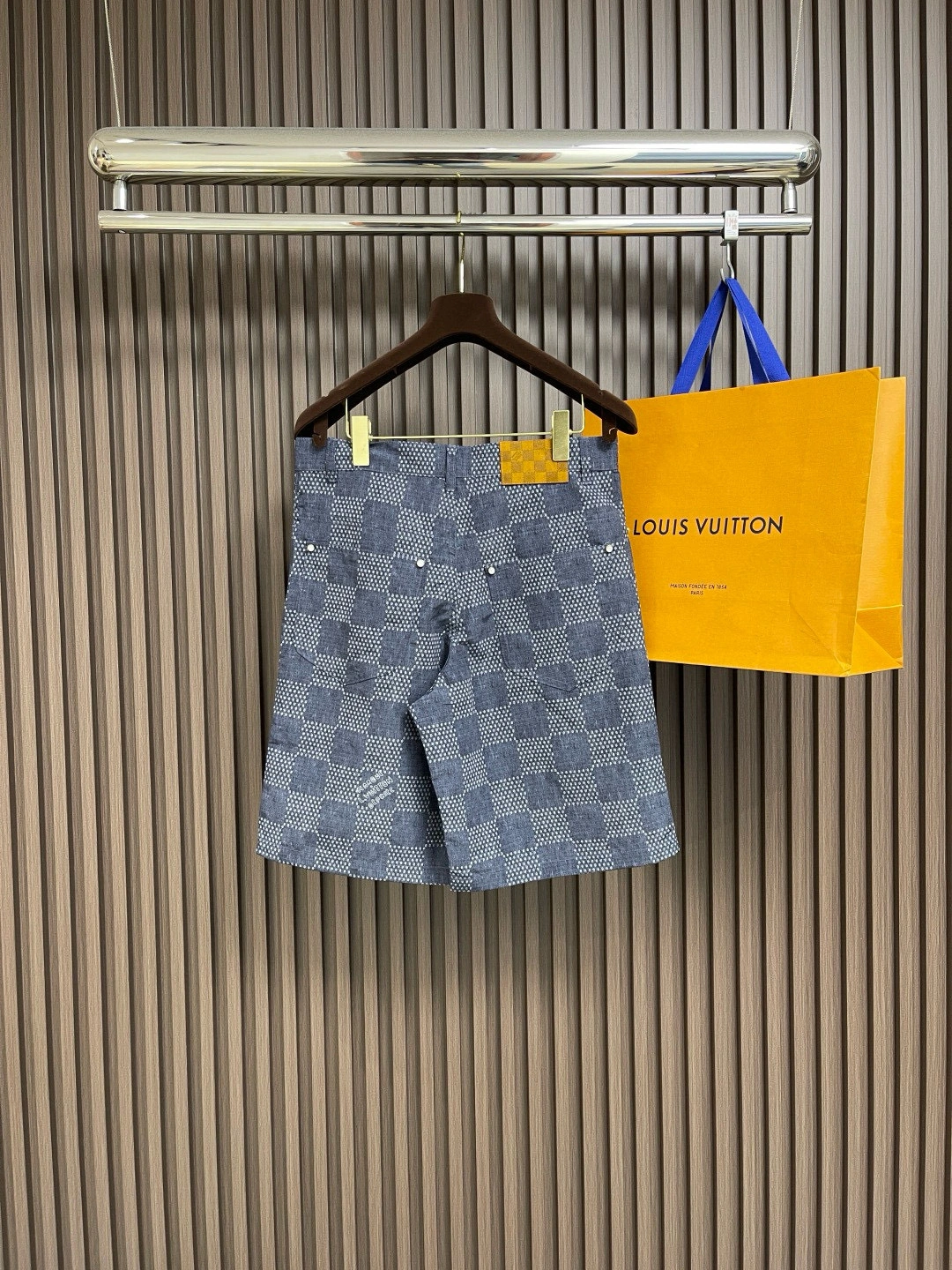 wg.luxury- 8V item:E-F026G1201